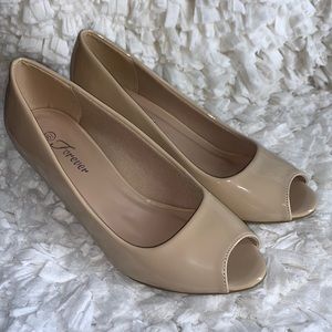 Forever Size 6.5 Like New Wedges